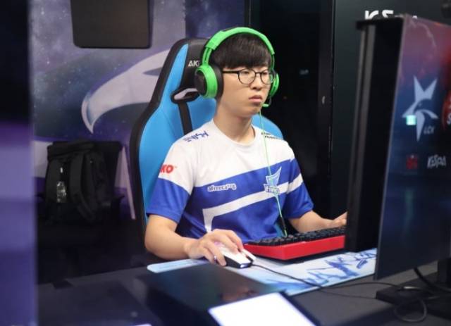 单靠天赋远 单靠天赋远